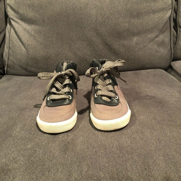 Old Navy toddler high tops size 7 - Picture 2 of 8